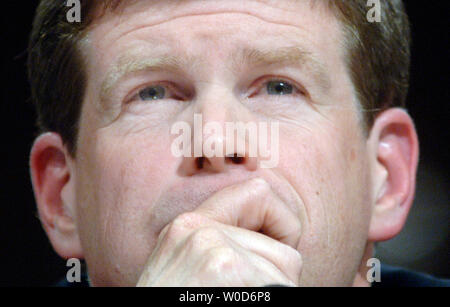 Deputy Attorney General Paul McNulty testifies before a Senate Armed Services Committee hearing on the Boeing Company Global Settlement Agreement, in Washington on August 1, 2006. The Boeing Company has a $615 million settlement with the Justice department regarding two outstanding cases related to defense work and accusations of stolen date. (UPI Photo/Kevin Dietsch) Stock Photo