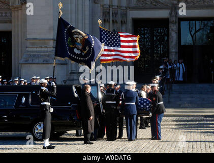 The hearse containing the casket of former President Jimmy Carter ...