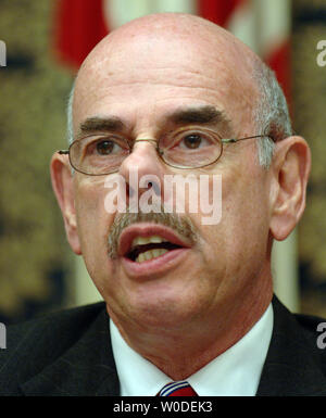 Rep. Henry Waxman, D-CA, chairs a House Oversight and Government Reform Committee hearing about how former CIA operative Valerie Plame was outed on Capitol Hill in Washington on March 16, 2007. Plame believes her covert CIA identity was revealed by the Bush administration to discredit her husband, former Ambassador Joseph Wilson, who criticized the administration's pre-war WMD intelligence on Iraq.   (UPI Photo/Roger L. Wollenberg) Stock Photo