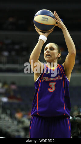 Phoenix Mercury guard Diana Taurasi of the Western Conference All-Stars shoots a free throw during the WNBA All-Star Game pre-game events at Verizon Center in Washington on July 15, 2007.  (UPI Photo/Dominic Bracco II) Stock Photo