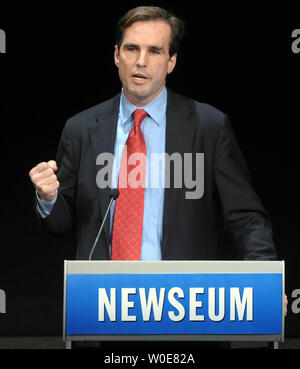 Bob Woodruff of ABC News speaks as The Newseum holds a dedication ceremony of the Journalists Memorial that honors members of the media who died or were killed in the pursuit of the news in Washington on April 4, 2008. The newly constructed museum will open to the public on April 11. Woodruff nearly died of wounds he received while covering the war in Iraq.    (UPI Photo/Roger L. Wollenberg) Stock Photo