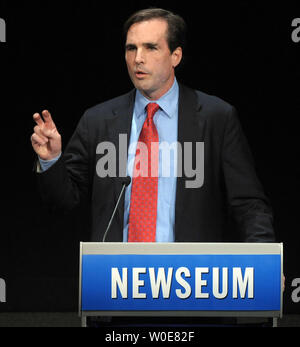 Bob Woodruff of ABC News speaks as The Newseum holds a dedication ceremony of the Journalists Memorial that honors members of the media who died or were killed in the pursuit of the news in Washington on April 4, 2008. The newly constructed museum will open to the public on April 11. Woodruff nearly died of wounds he received while covering the war in Iraq.    (UPI Photo/Roger L. Wollenberg) Stock Photo