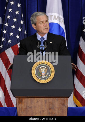 U.S. President George W. Bush delivers remarks on national aviation congestion at the Department of Transportation in Washington on November 18, 2008. Bush announced that the Pentagon will temporarily open military airspace for civilian use for the holiday travel season. (UPI Photo/Kevin Dietsch) Stock Photo