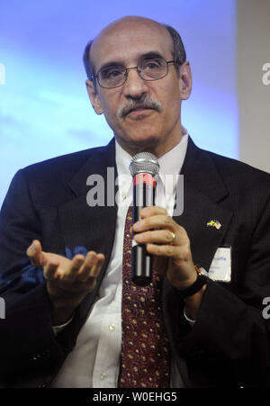 Dr. Martin Chalfie, winner of the 2008 Nobel Prize in Chemistry, speaks at a symposium on the American Nobel Laureates and how their research will improve life, at the Swedish Embassy in Washington on November 24, 2008. (UPI Photo/Kevin Dietsch) Stock Photo