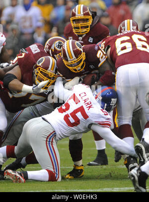 Washington Redskins Clinton Portis runs against the Philadelphia Eagles  during the third quarter at FedEx Field in Landover, Maryland on November  11, 2007. (UPI Photo/Kevin Dietsch Stock Photo - Alamy