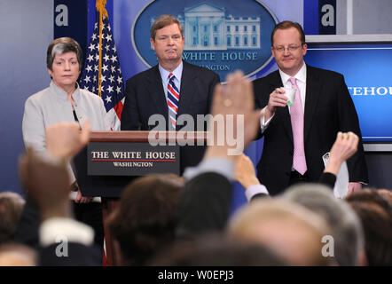 Homeland Security Secretary Janet Napolitano (L), Agriculture Secretary Tom Vilsack (C) and White House Press Secretary Robert Gibbs take questions from reporters after the Secretaries spoke on new cost cutting measures, at the White House in Washington on March 4, 2009. (UPI Photo/Kevin Dietsch) Stock Photo