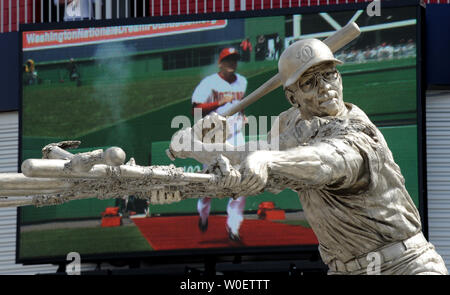 Ryan howard hi-res stock photography and images - Page 3 - Alamy