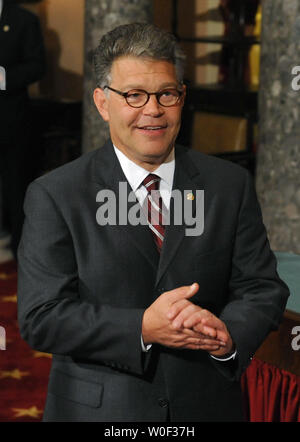 Former Minnesota Senator Al Franken, center, talks with Minnesota ...