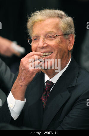 James E. Cayne, former Chief Executive Officer for Bear Stearns, waits prior to a Financial Crisis Inquiry Commission (FCIC) hearing on investment banks and the shadow banking system, in Washington on May 5, 2010.  UPI/Kevin Dietsch Stock Photo