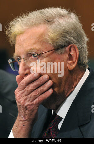 James E. Cayne, former Chief Executive Officer for Bear Stearns, waits prior to a Financial Crisis Inquiry Commission (FCIC) hearing on investment banks and the shadow banking system, in Washington on May 5, 2010.  UPI/Kevin Dietsch Stock Photo