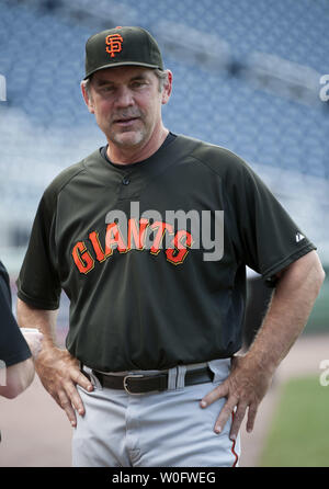 Bruce Bochy & wife celebrating World Series win @ 49ers game 11-2-14