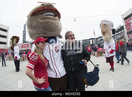 Washington nationals mascot hi-res stock photography and images - Alamy 