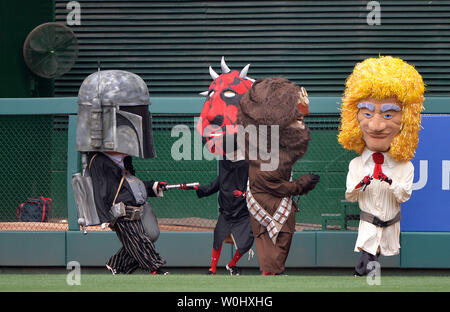 Washington nationals mascots hi-res stock photography and images - Alamy