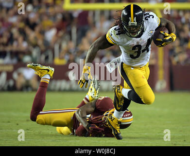 Pittsburgh Steelers running back DeAngelo Williams (34) runs against the Washington Redskins in the second quarter at FedEx Field in Landover, Maryland on September 12, 2016. The Steelers defeated the Redskins 38-16. Photo by Kevin Dietsch/UPI Stock Photo