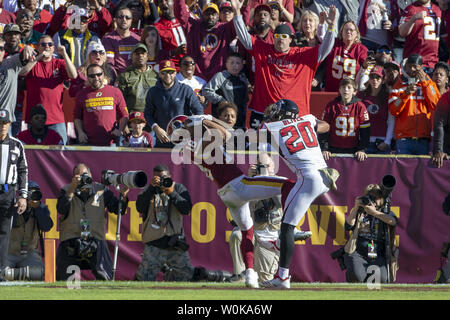 Washington Redskins wide receiver Josh Bellamy (17) works out before the  first half of an NFL Football game, Sunday, Dec. 15, 2013, in Atlanta. (AP  Photo/David Goldman Stock Photo - Alamy