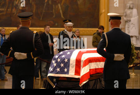 President Gerald R. Ford, 38th President of the United States, lies in state in the rotunda of the United States Capitol as the military honor guard stands at attention on December 31, 2006.  (UPI Photo/Alexis C. Glenn) Stock Photo