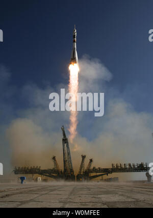 The Soyuz TMA-16 launches from the Baikonur Cosmodrome in Kazakhstan on Wednesday, September 30, 2009 carrying Expedition 21 Flight Engineer Jeffrey N. Williams, Flight Engineer Maxim Suraev and Spaceflight Participant Guy Laliberté to the International Space Station.  UPI/Bill Ingalls/NASA Stock Photo