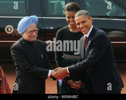 United States President Barack Obama shakes hands with Indian Prime Minister Dr. Manmohan Singh as he and First Lady Michelle Obama are greeted at the ceremonial reception at Rashtrapati Bhavan in New Delhi on Monday, November 8, 2010.     UPI/Raj Patidar Stock Photo