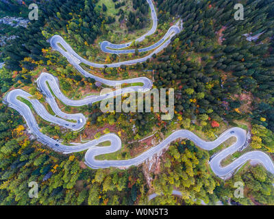 Malaga pass, Swiss Alpes. Spectacular curves in the landscape. Stock Photo