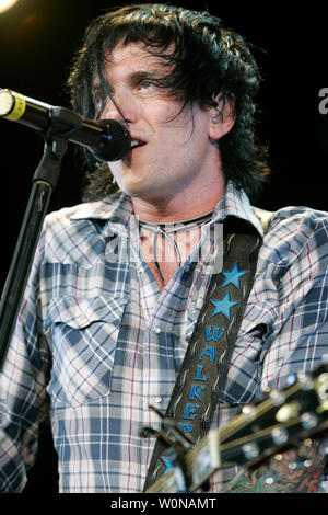 butch-walker-performs-in-