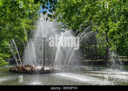 Fountain 'The Sun'  in the lower park in Peterhof Palace on a sunny warm summer day, Sankt Petersburg, Russia Stock Photo