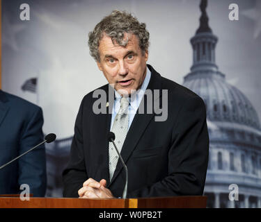 U.S. Senator Sherrod Brown (D-OH) at the National Action Network ...