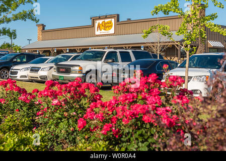 Popular Southern-cooking restaurant, Cracker Barrel Old Country Store, in Snellville, Georgia. (USA) Stock Photo