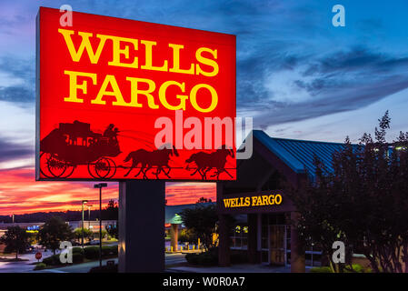 Local branch of Wells Fargo bank in Lawrenceville, Georgia. (USA) Stock Photo