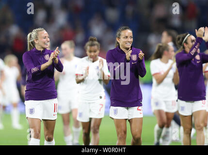 Le Havre, France. 27th June, 2019. Players of England greet the spectators after the quarterfinal between England and Norway at the 2019 FIFA Women's World Cup in Le Havre, France, on June 27, 2019. England won 3-0. Credit: Cheng Tingting/Xinhua/Alamy Live News Stock Photo