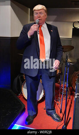 Dennis Alan, impersonator of U.S. President Donald Trump performs at Jazz Bar COMODO in Osaka, Japan on June 27, 2019. Credit: AFLO/Alamy Live News Stock Photo