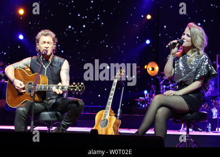 Peter Maffay, Ilse de Lange, Pressekonferenz und Tourauftakt, MTV unplugged Peter Maffay, Sparkassenarena Kiel 13.02.2018 Stock Photo