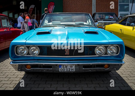 PAAREN IM GLIEN, GERMANY - MAY 19, 2018: Mid-size car Dodge Charger 500 convertible. Die Oldtimer Show 2018. Stock Photo