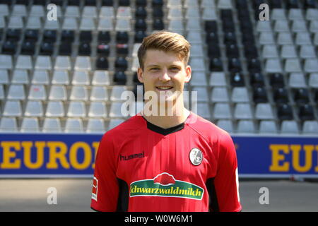 Lukas Kuebler (Freiburg),     - SC Freiburg Mannschaftsfoto 2018-19 Stock Photo