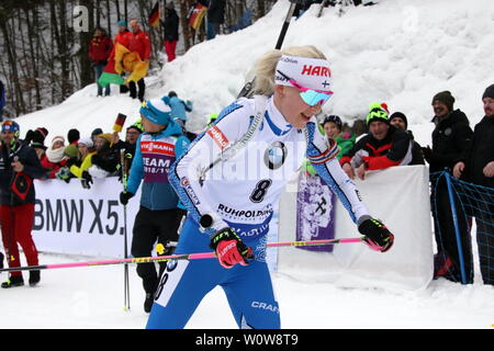 Kaisa Mäkäräinen (Finnland) beim IBU Biathlon Massenstart der Frauen Weltcup in Ruhpolding 2019 Stock Photo