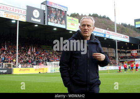 Trainer Christian Streich (Freiburg),   1. BL: 18-19: 21. Sptg. -  SC Freiburg vs. VfL Wolfsburg  DFL REGULATIONS PROHIBIT ANY USE OF PHOTOGRAPHS AS IMAGE SEQUENCES AND/OR QUASI-VIDEO  Foto: Joachim Hahne/johapress Stock Photo