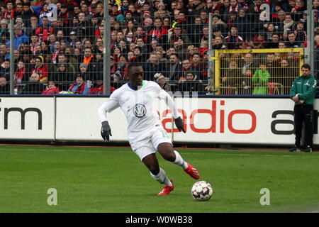 Jerome Roussillon (VfL Wolfsburg) mit Ball,   1. BL: 18-19: 21. Sptg. -  SC Freiburg vs. VfL Wolfsburg  DFL REGULATIONS PROHIBIT ANY USE OF PHOTOGRAPHS AS IMAGE SEQUENCES AND/OR QUASI-VIDEO  Foto: Joachim Hahne/johapress Stock Photo