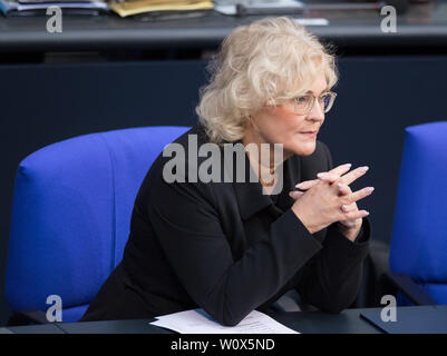 Berlin, Deutschland. 27th June, 2019. Christine LAMBRECHT (SPD), new Federal Minister of Justice and Consumer Protection. 107th plenary session in the German Bundestag in Berlin, Germany on 27.06.2019. | Usage worldwide Credit: dpa/Alamy Live News Stock Photo