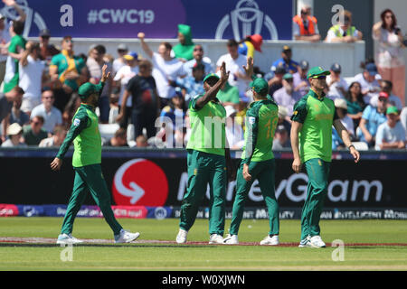 CHESTER LE STREET, ENGLAND 28th June 2019. South Africa's players congratulate Kagiso Rabada after he caught Thisara Perera during the ICC Cricket World Cup 2019 match between Sri Lanka and South Africa at Emirates Riverside, Chester le Street on Friday 28th June 2019. (Credit: Mark Fletcher | Credit: MI News & Sport /Alamy Live News Stock Photo