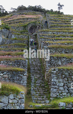 Inca trail, day 3, Pacay Mayo Alto via Abra de Runku Racay pass and ruins, Sayacmarca ruins,  Puyupatamarca ruins and Winay Wayna terraces and campsit Stock Photo