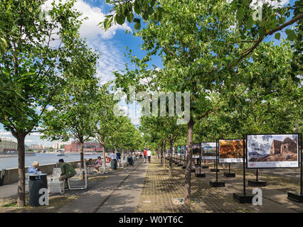 Moscow, Russia - June 24, 2019: Promenade area on the embankment of the Moscow River in the Museon Park. Stock Photo
