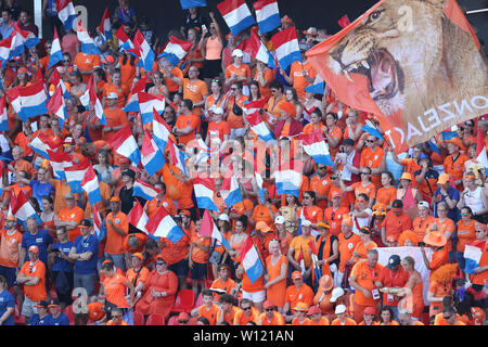 Valenciennes, France. 29th June, 2019. Supporters of the Netherlands cheer the team before the quarterfinal between Italy and the Netherlands at the 2019 FIFA Women's World Cup in Valenciennes, France, June 29, 2019. Credit: Cheng Tingting/Xinhua/Alamy Live News Stock Photo