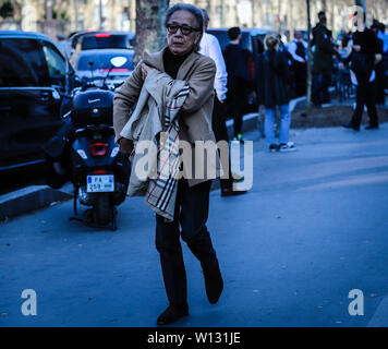 Paris, France. 28th Feb, 2019. Fashion street during the Paris Fashion Week. Credit: Mauro Del Signore/Pacific Press/Alamy Live News Stock Photo