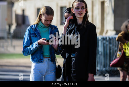 Paris, France. 28th Feb, 2019. Model on the street during the Paris Fashion Week. Credit: Mauro Del Signore/Pacific Press/Alamy Live News Stock Photo