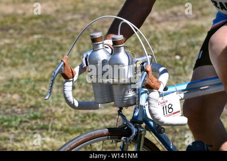 Vintage bike hot sale bottle holder