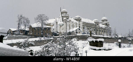 28th March 1993 During the Siege of Sarajevo: Jajce Military Barracks, high on a rock above the old town. Stock Photo