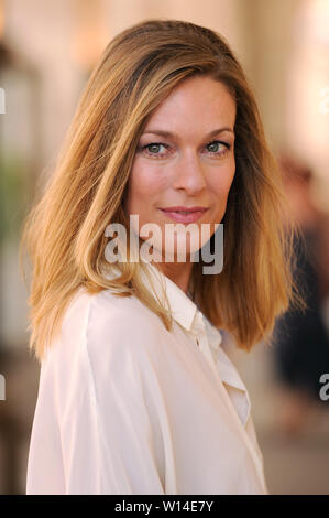 Lisa Martinek died unexpectedly at the age of only 47 Archive photo: Lisa MARTINEK (actress), single image, single image, portrait, portraits, portraits. Red Carpet, Red Carpet, ZDF reception/Filmfest Muenchen on 02.07.2013. | Usage worldwide Stock Photo