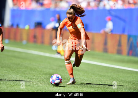 Valenciennes, Frankreich. 29th June, 2019. 29.06.2019, Valenciennes (France), Football, FIFA Women's World Cup 2019, Quarterfinals Italy - Netherlands, FIFA REGULATIONS PROHIBIT ANY USE OF PHOTOGRAPHS AS IMAGE SEQUENCES AND/OR QUASI VIDEO, | usage worldwide Credit: dpa/Alamy Live News Stock Photo