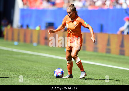 Valenciennes, Frankreich. 29th June, 2019. 29.06.2019, Valenciennes (France), Football, FIFA Women's World Cup 2019, Quarterfinals Italy - Netherlands, FIFA REGULATIONS PROHIBIT ANY USE OF PHOTOGRAPHS AS IMAGE SEQUENCES AND/OR QUASI VIDEO, | usage worldwide Credit: dpa/Alamy Live News Stock Photo