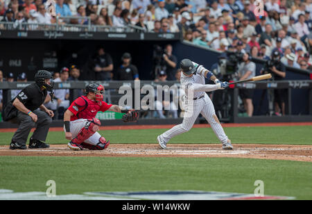 New York Yankees' Gleyber Torres hits a single against the Cincinnati Reds  in the first inning of a baseball game in Cincinnati, Saturday, May 20, 2023.  (AP Photo/Jeff Dean Stock Photo - Alamy