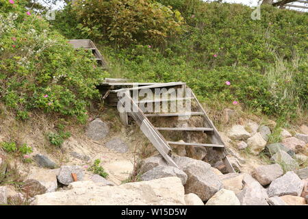 Alte Holztreppe am Strand bei Wyk auf Föhr Stock Photo